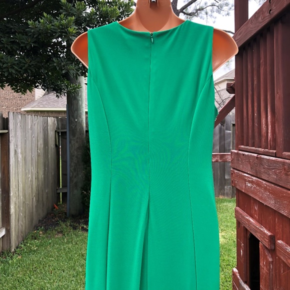 Ignite Evenings M Emerald Green Beaded Formal Gown - Picture 5 of 8